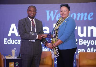 Vice Chancellor Professor Abiodun H. Adebayo Presenting An Award Plaque To The Principal Consultant And Chairperson Qs Quacquarelli Symonds United Kingdom Ms Veronica Omeni