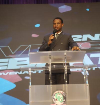 Dr. Azubuike Ezenwoke Leading The Testimony Session Dr. Azubuike Ezenwoke Leading The Testimony Session